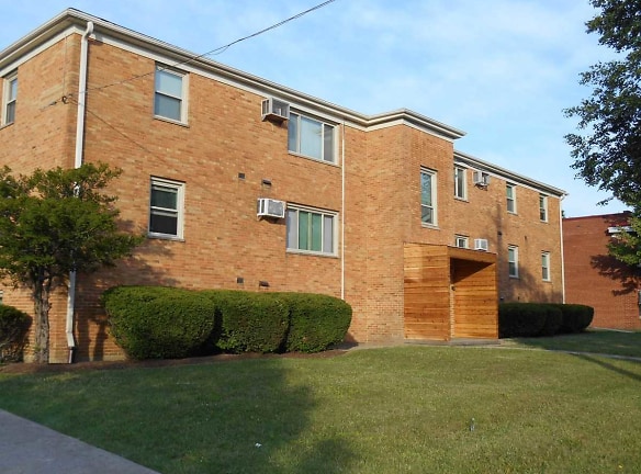 Kingsdale Apartments - Parma Heights, OH
