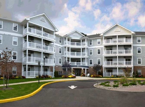 Conifer Village Middletown Apartments - Atlantic Highlands, NJ
