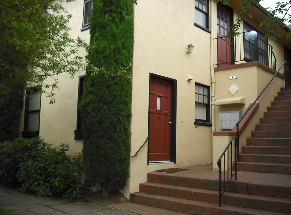 1635 NW 25th Ave unit 3 - Portland, OR