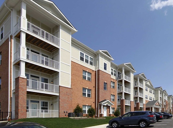 Oakmont Village Apartments - Ellicott City, MD