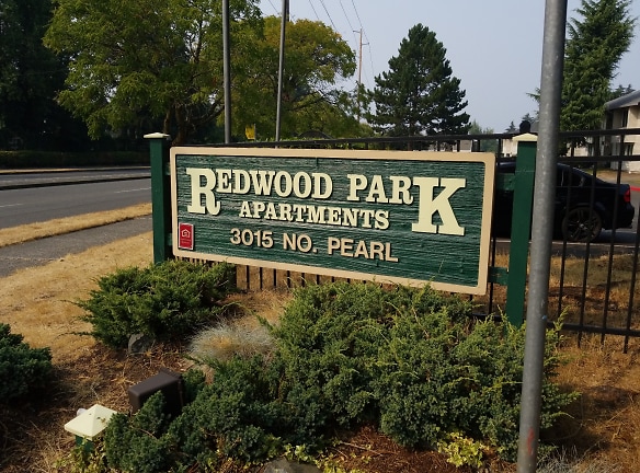 Redwood Park Apartments - Tacoma, WA