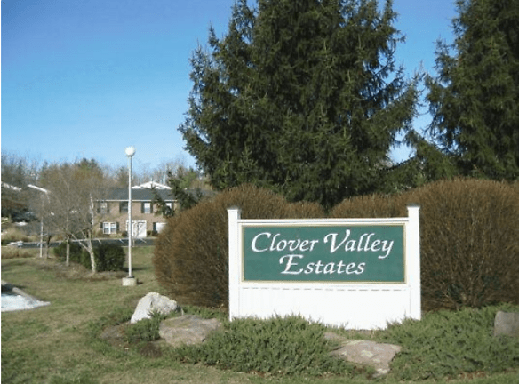 144 Clover Valley Cir - Blacksburg, VA