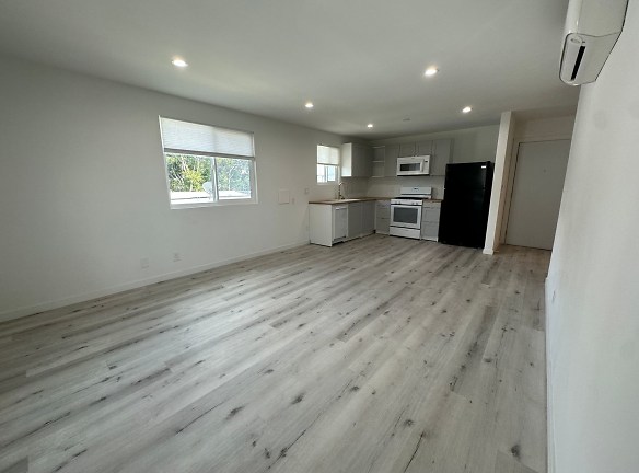 5806 Camerford Ave - Los Angeles, CA