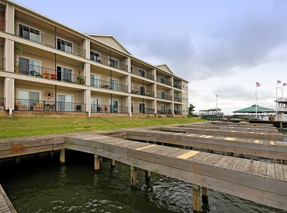 Southern Empress Lakeside Condominiums - Willis, TX
