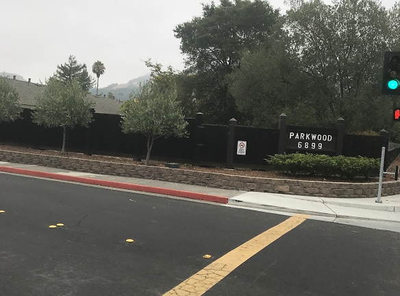Parkwood Apartments - Santa Rosa, CA