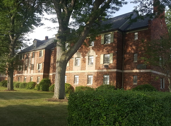Canterbury Court Apartments - Buffalo, NY