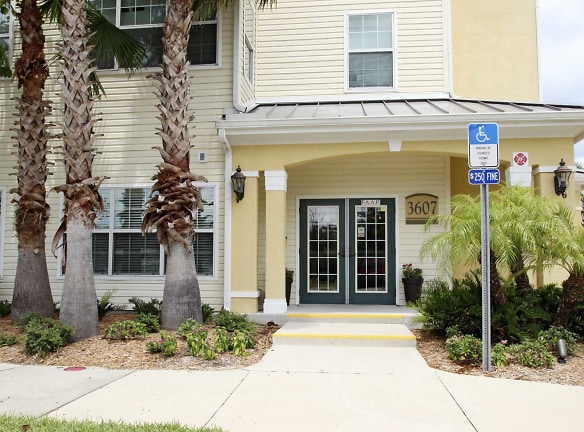 Maple Crest Apartments - Fort Myers, FL