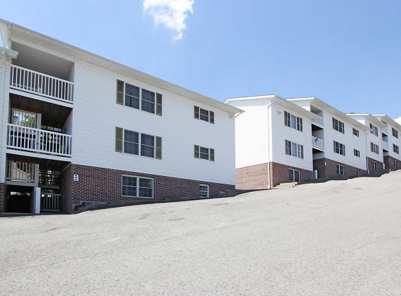 Campus View Apartments & Townhomes - Morgantown, WV