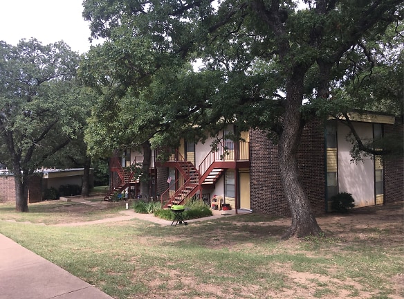 Azle Oaks Apts Apartments - Azle, TX