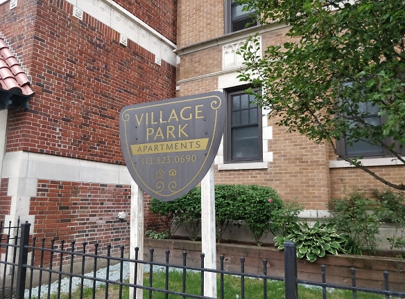 Village Park Apartments - Detroit, MI