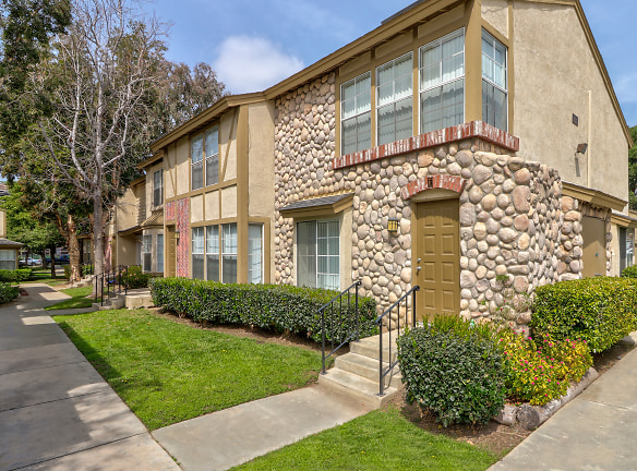 Mission Villa Luxury Townhomes Apartments - Ontario, CA