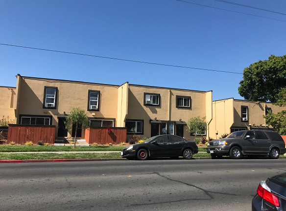 Vineyard Townhomes Apartments - Napa, CA