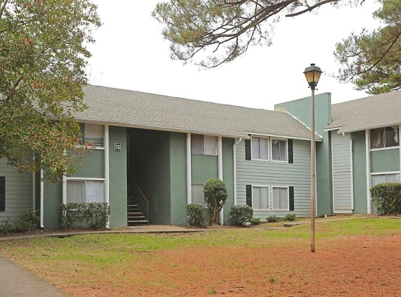 Pineview Apartments - Morrow, GA