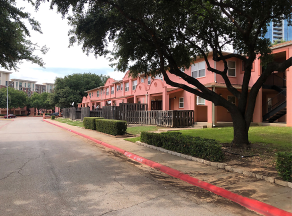 Little Mexico Village Apartments - Dallas, TX