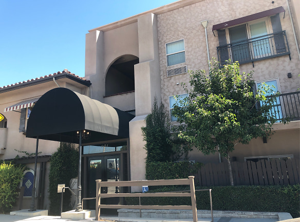 La Graciela Apartments - San Fernando, CA