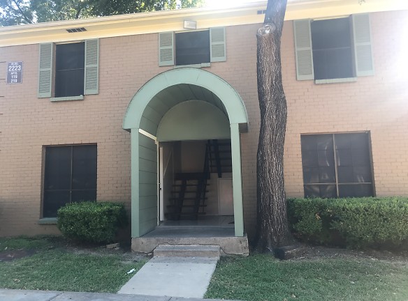 Spanish Puerto Apartment Homes - Dallas, TX