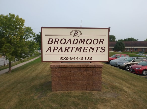 The Broadmoor Apartments - Eden Prairie, MN