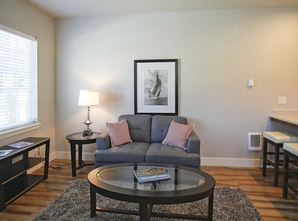 Fox Chase Apartments - Wilsonville, OR