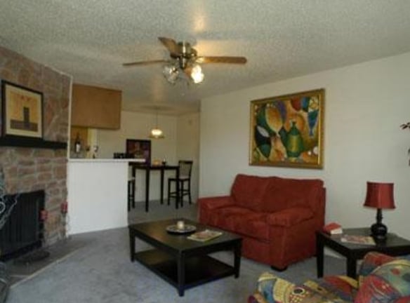 Woodmeade Apartments - Irving, TX
