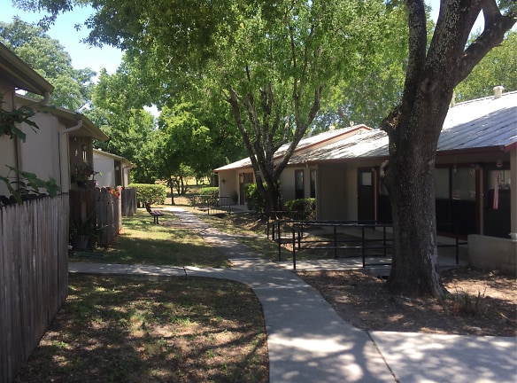 Country Club Village Apartment - San Antonio, TX