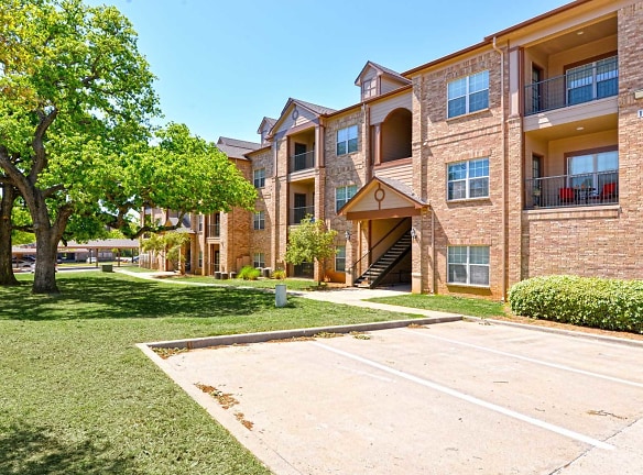 Towne Crossing Apartments - Mansfield, TX