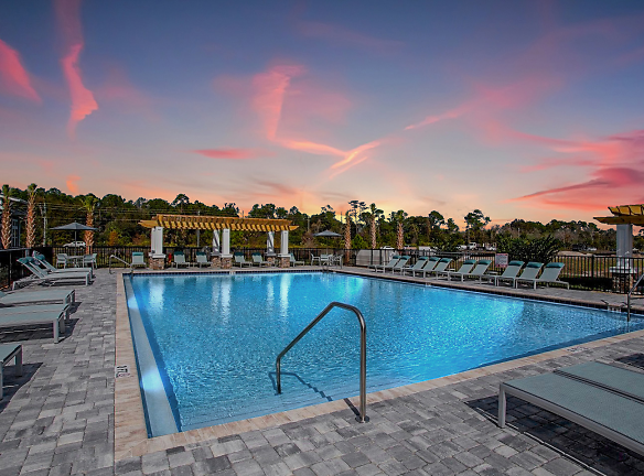 500 East Apartments - Daytona Beach, FL
