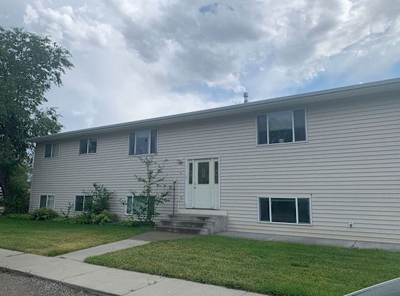 1043 E 1st Ave N unit C - Columbus, MT