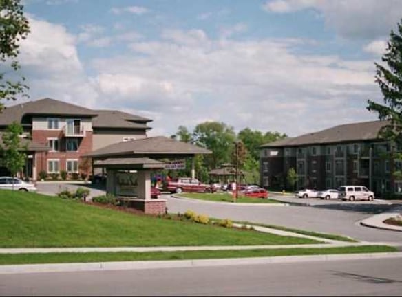 Highlands South Apartments - Waukesha, WI