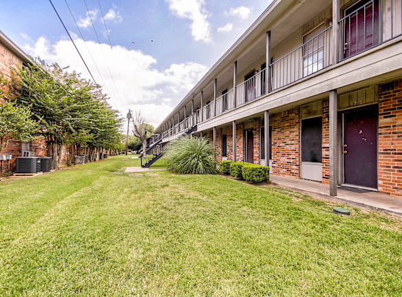 Meadows Apartments - Waco, TX