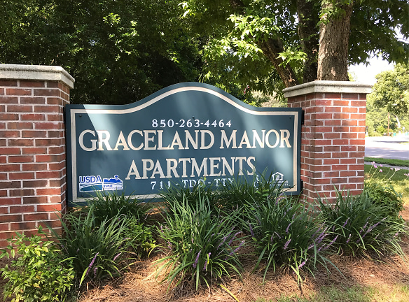 Graceland Manor Apartments - Graceville, FL