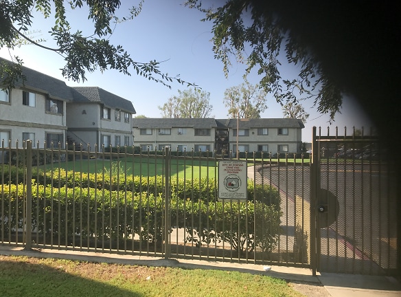 Sierra Gardens Apartment Homes - Fontana, CA