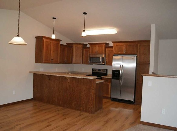 Dickinson Townhomes - Dickinson, ND