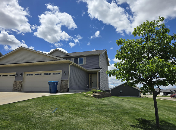 4104 Mourning Dove Dr - Waterloo, IA