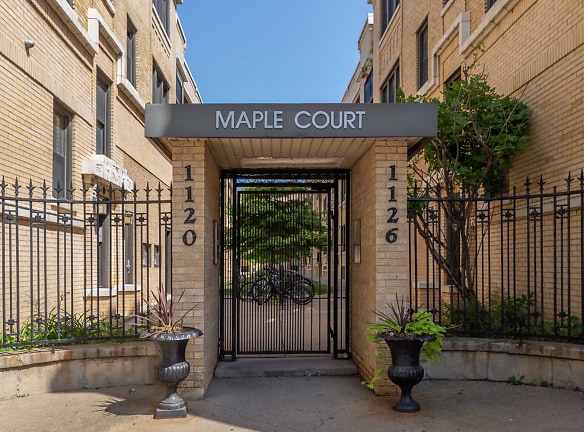 Maple Court Apartments - Chicago, IL