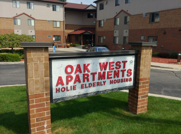Oak West Apartments - Milwaukee, WI