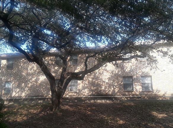 Oak Tree Apartments - Waco, TX