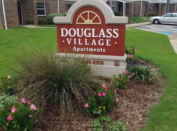 Douglas Village Apartments - Douglasville, GA