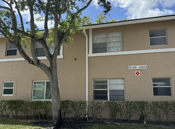 10202 Twin Lakes Dr #14-D - Coral Springs, FL