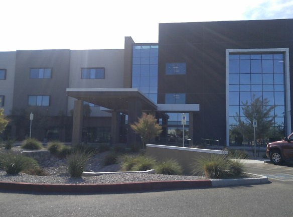 THE CENTER @ ARROWHEAD Apartments - Glendale, AZ