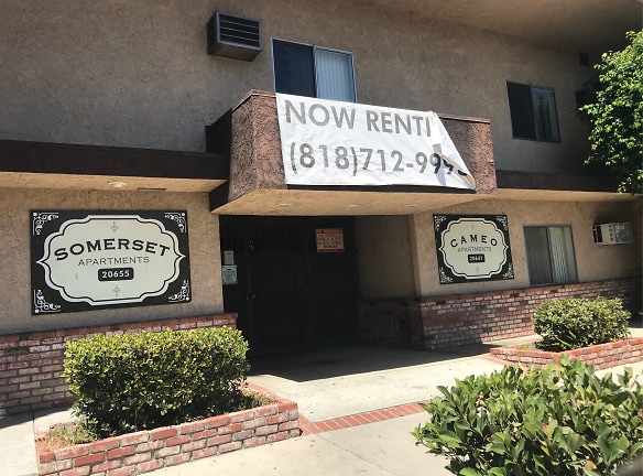 Cameo Somerset Apartments - Winnetka, CA