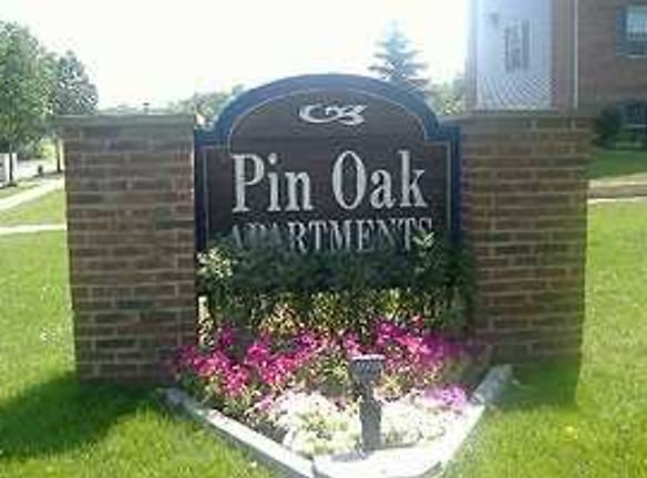 Pin Oak Apartments - Lorain, OH