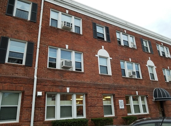 Gunston Hall Apartments - Alexandria, VA