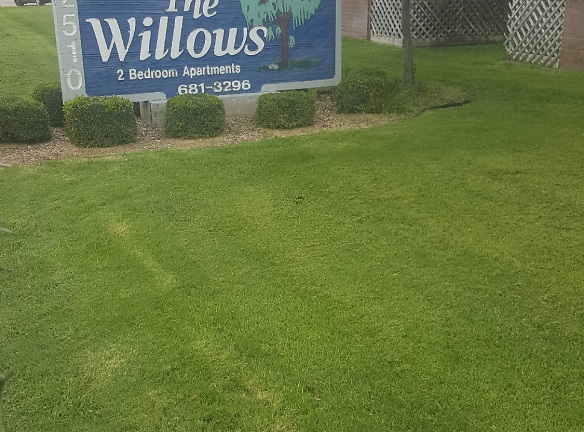 The Willows Apartments - Wichita, KS