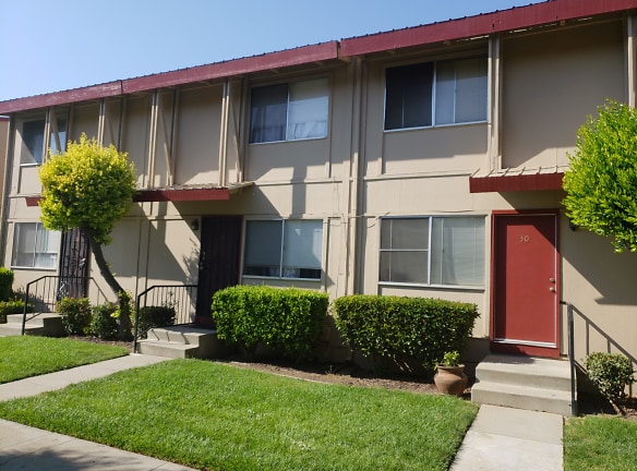 Park View Apartments - Gilroy, CA