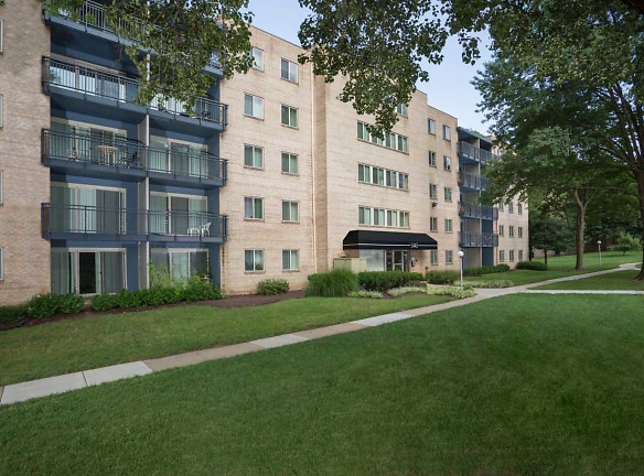 Woodmont Park Apartments - Alexandria, VA