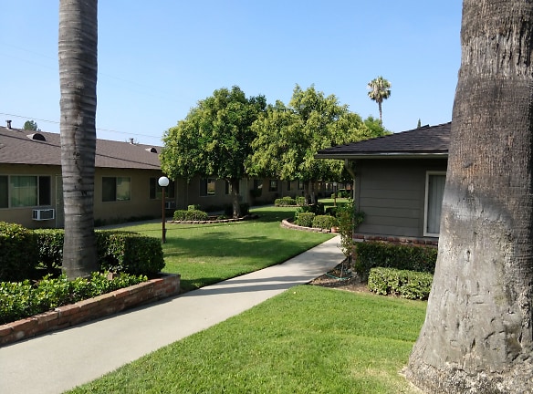Village Glen Apartments - Glendora, CA