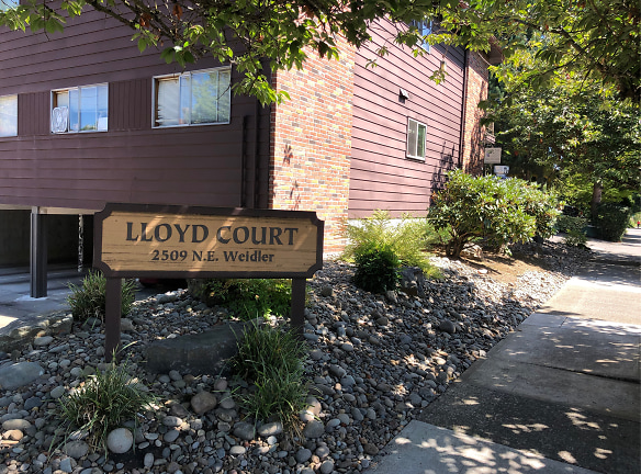 Lloyd Court Apartments - Portland, OR