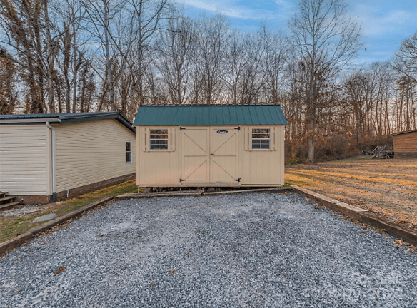 1329 Shady Valley Ln - Claremont, NC