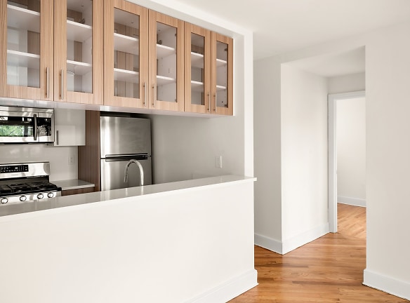 37-55 77th St unit 2K - Queens, NY
