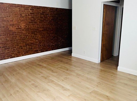 20-24 Grove St #1A - Queens, NY